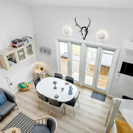 Stunning In With Kitchen Holiday home *