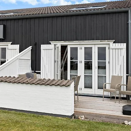 Stunning In With Kitchen Holiday home