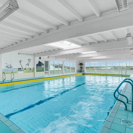 Holiday home Stunning In With Kitchen
