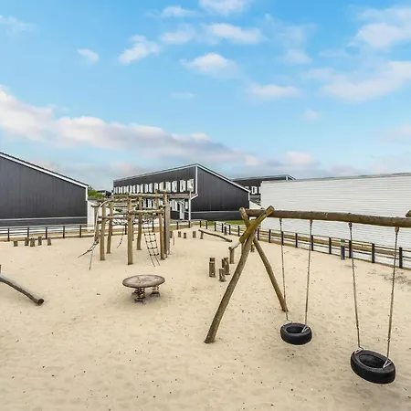 Holiday home Stunning In With Kitchen *