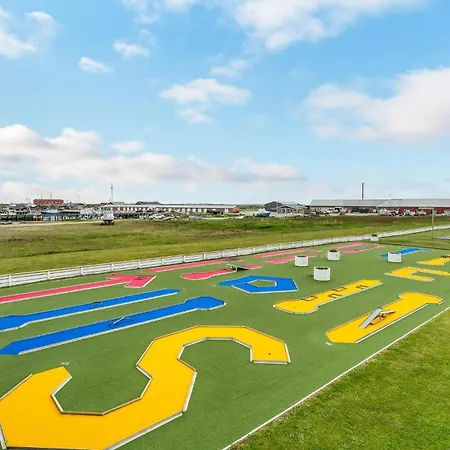 Holiday home Stunning In With Kitchen *
